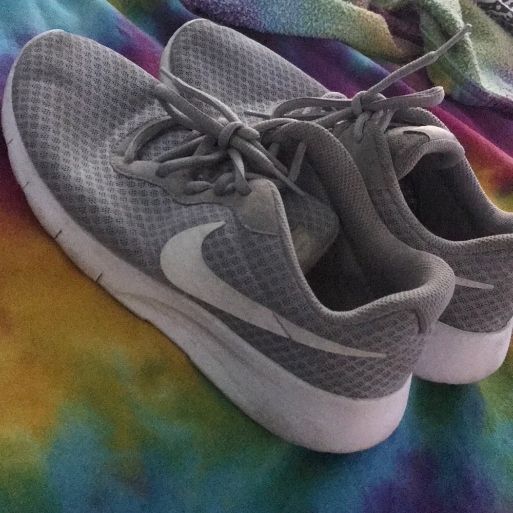 Grey nike’s